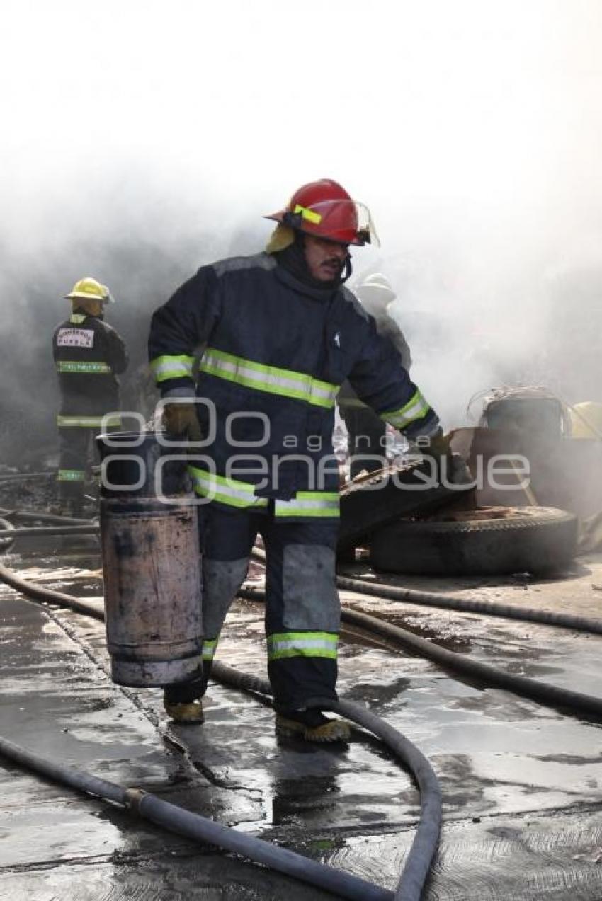 INCENDIO BODEGA PARQUE INDUSTRIAL LA RESURRECCIÓN