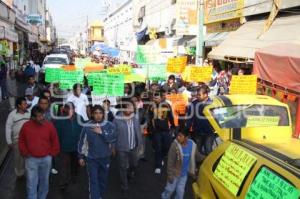 MANIFESTACION DE COMERCIANTES "FUERZA 2000"