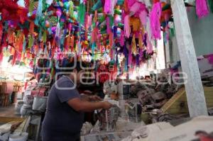 ELABORACIÓN DE PIÑATAS