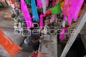 ELABORACIÓN DE PIÑATAS