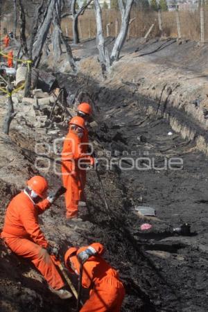 PEMEX . LIMPIEZA DE RIO