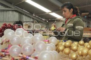 FABRICACIÓN DE ESFERAS NAVIDEÑAS