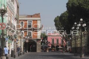 CIUDAD . CALLES VACIAS