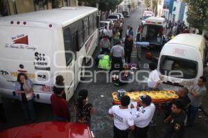 CHOQUE DE DOS VEHÍCULOS DE TRANSPORTE PÚBLICO