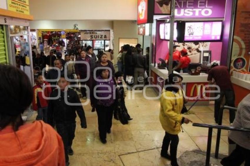 PLAZA DORADA. VENTA NAVIDEÑA