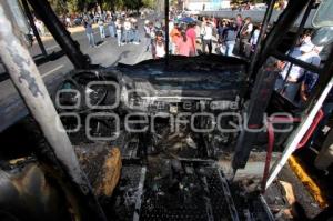 INCENDIA CAMIÓN DEL TRANSPORTE PÚBLICO