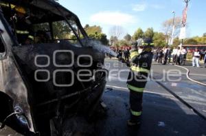 INCENDIA CAMIÓN DEL TRANSPORTE PÚBLICO