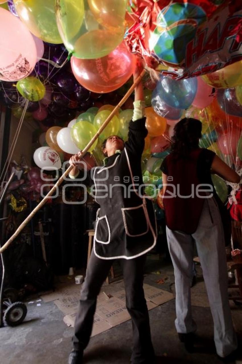 VENDEDORES DE GLOBOS