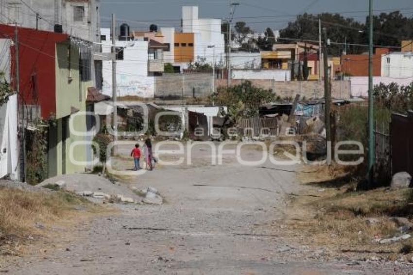 INAUGURACIÓN DE CALLES EN TRES CRUCES