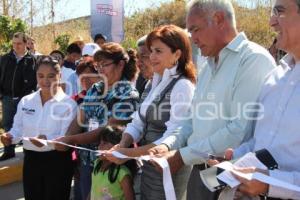 INAUGURACIÓN DE CALLES EN TRES CRUCES