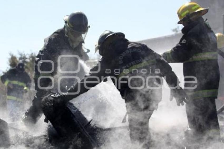 INCENDIO DE PASTIZAL Y LLANTAS