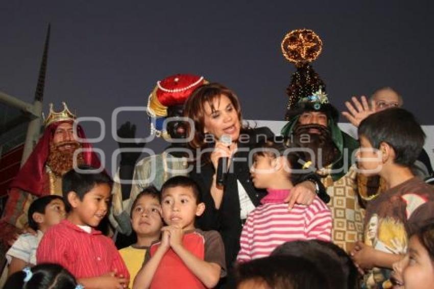 ENTREGA DE JUGUETES A JUNTAS AUXILIARES