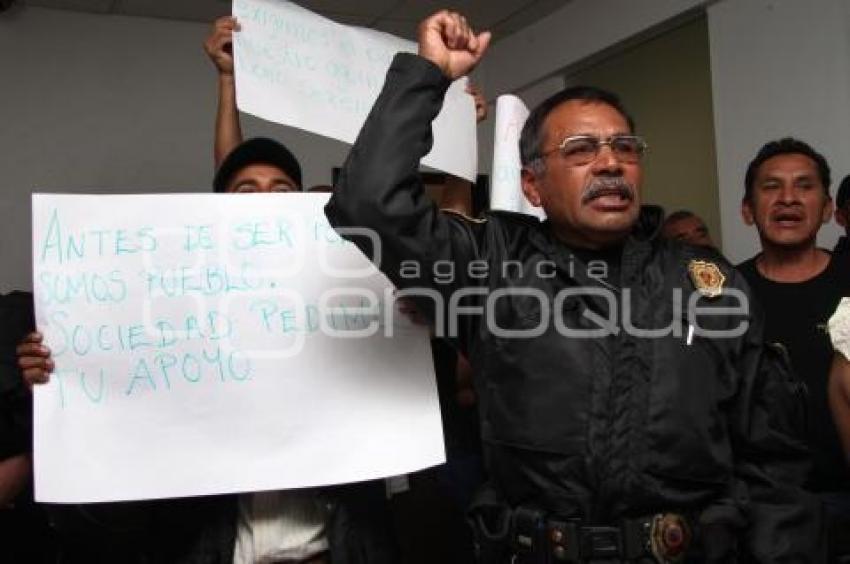 PROTESTAN POLICIAS EN SECRETARIA DE FINANZAS