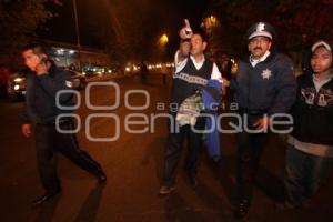 FAMILIA EN MOTOCICLETA ARROLLADA POR TRANSPORTE PUBLICO