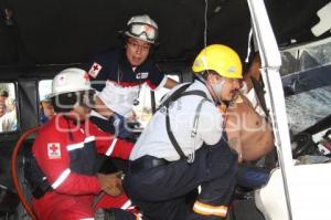 CHOQUE EN PERIFERICO FRENTE A LA VISTA DEJA A UN HOMBRE PRENSADO