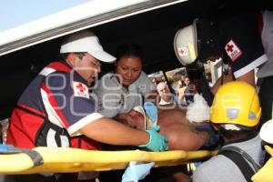 CHOQUE EN PERIFERICO FRENTE A LA VISTA DEJA A UN HOMBRE PRENSADO