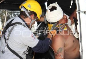 CHOQUE EN PERIFERICO FRENTE A LA VISTA DEJA A UN HOMBRE PRENSADO