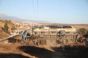 VOLCADURA DE TRANSPORTE PUBLICO