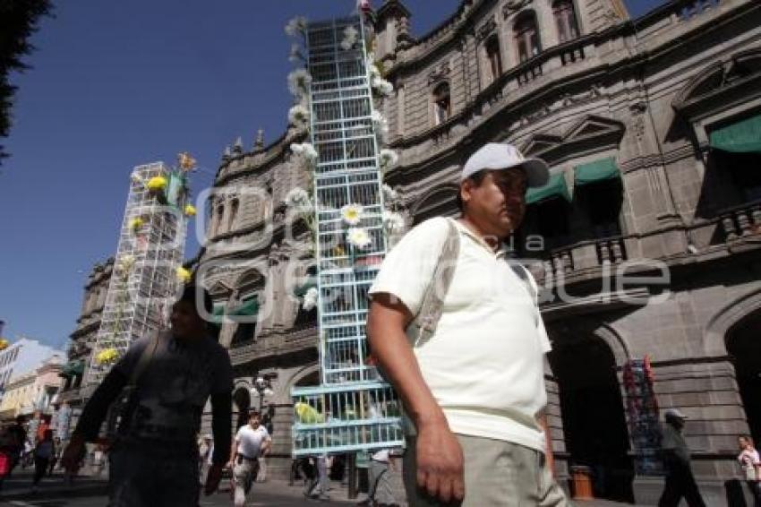 VENDEDORES DE PAJAROS PEREGRINAN A LA VILLITA