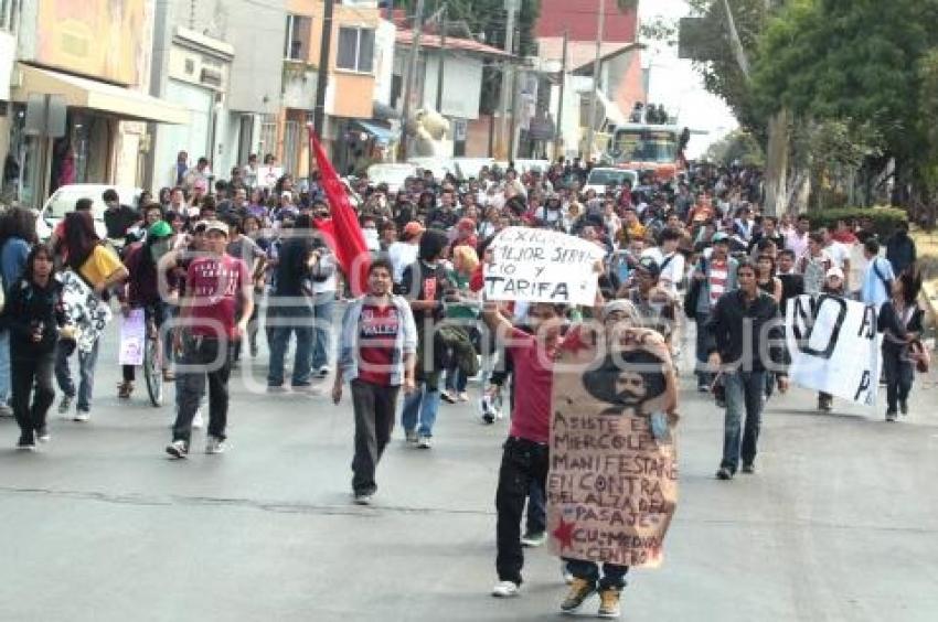 MARCHA - CONTRA AUMENTO DE PASAJE