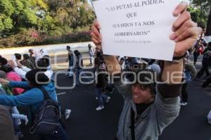 MANIFESTACIÓN EN CONTRA DEL ALZA DEL PASAJE