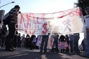 MANIFESTACIÓN EN CONTRA DEL ALZA DEL PASAJE