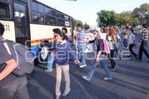 MANIFESTACIÓN EN CONTRA DEL ALZA DEL PASAJE
