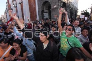 MANIFESTACIÓN EN CONTRA DEL ALZA DEL PASAJE