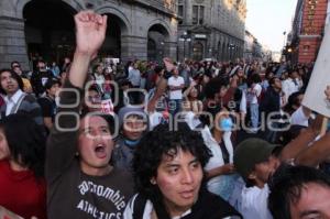 MANIFESTACIÓN EN CONTRA DEL ALZA DEL PASAJE