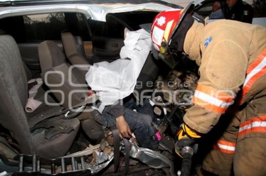 MUEREN DOS JOVENES EN ACCIDENTE VIAL