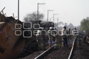 VOLCADURA DE DOS VAGONES DE UN TREN