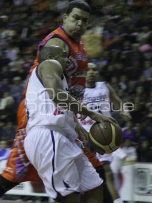 BASQUETBOL . ANGELES VS PIONEROS