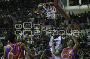 BASQUETBOL . ANGELES VS PIONEROS