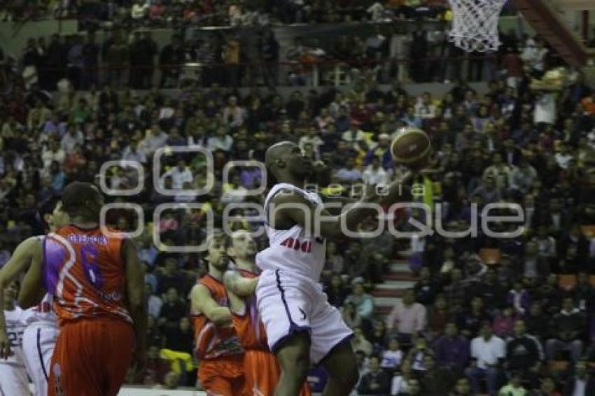 BASQUETBOL . ANGELES VS PIONEROS