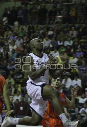 BASQUETBOL . ANGELES VS PIONEROS