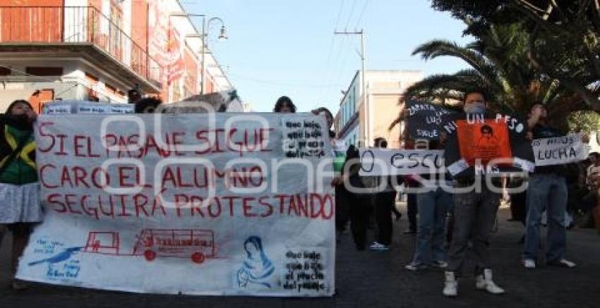 CIERRE 10 PONIENTE POR ALZA DEL PASAJE. ESTUDIANTES