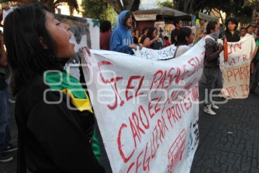 CIERRE 10 PONIENTE POR ALZA DEL PASAJE. ESTUDIANTES