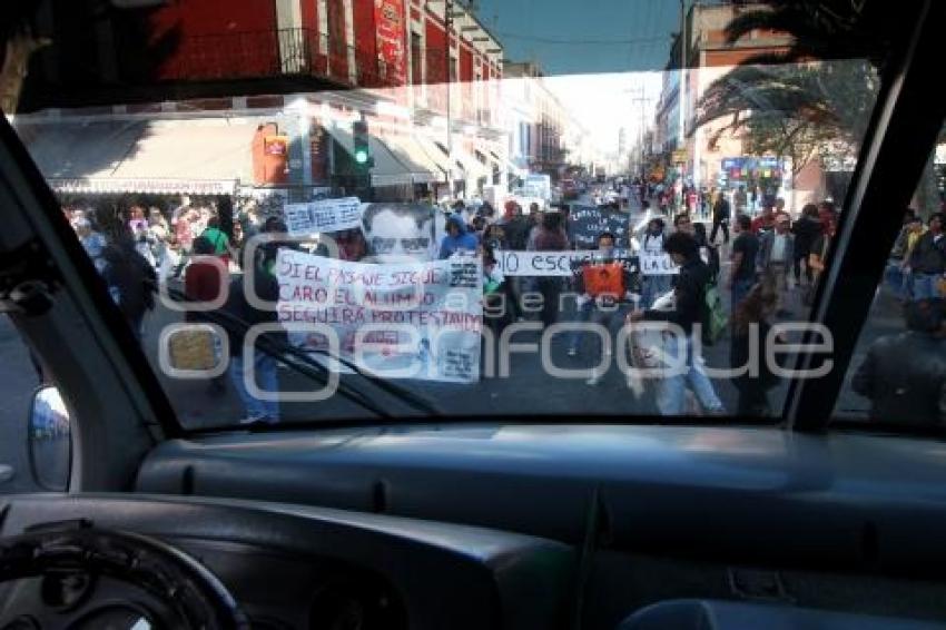 CIERRE 10 PONIENTE POR ALZA DEL PASAJE. ESTUDIANTES