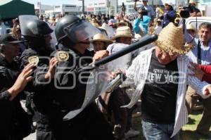 DESALOJAN A MANIFESTANTES