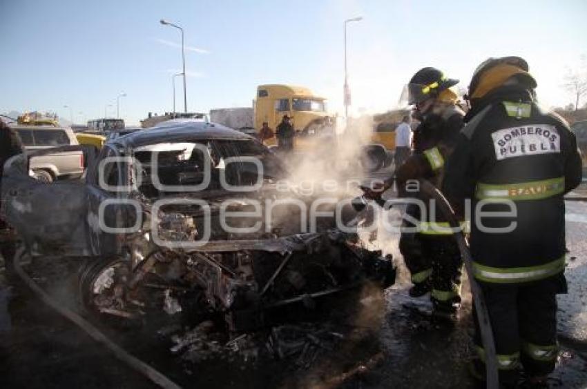 INCENDIA AUTO EN EL ARCO ORIENTE DEL PERIFERICO