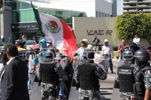 DESALOJAN A MANIFESTANTES