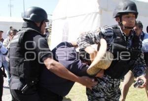 DESALOJAN A MANIFESTANTES