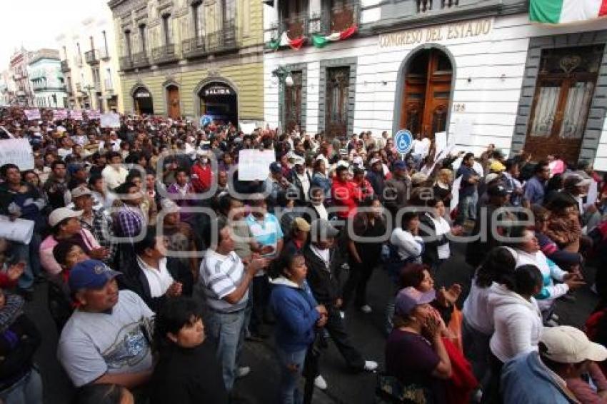 MARCHAN POBLADORES DE SAN MARTIN TEXMELUCAN