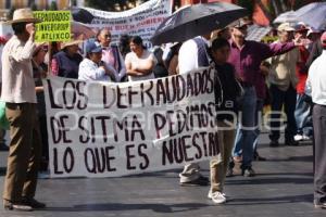 DEFRAUDADOS MARCHAN EN PROTESTA