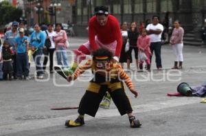 SHOW DE PAYASOS EN EL ZOCALO DE PUEBLA