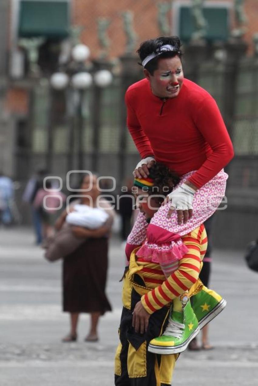 SHOW DE PAYASOS EN EL ZOCALO DE PUEBLA