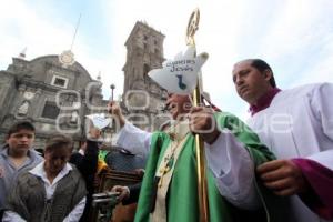 EXPONEN PAPAMOVIL EN CATEDRAL