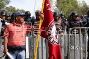 MANIFESTACIÓN MAESTROS Y ESTUDIANTES