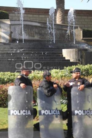 POLICÍAS EN LA VISTA