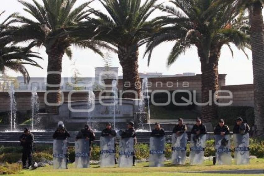 POLICÍAS EN LA VISTA